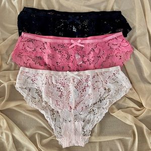 Laura Ashley NWOT Set of 3 Lace Hipsters